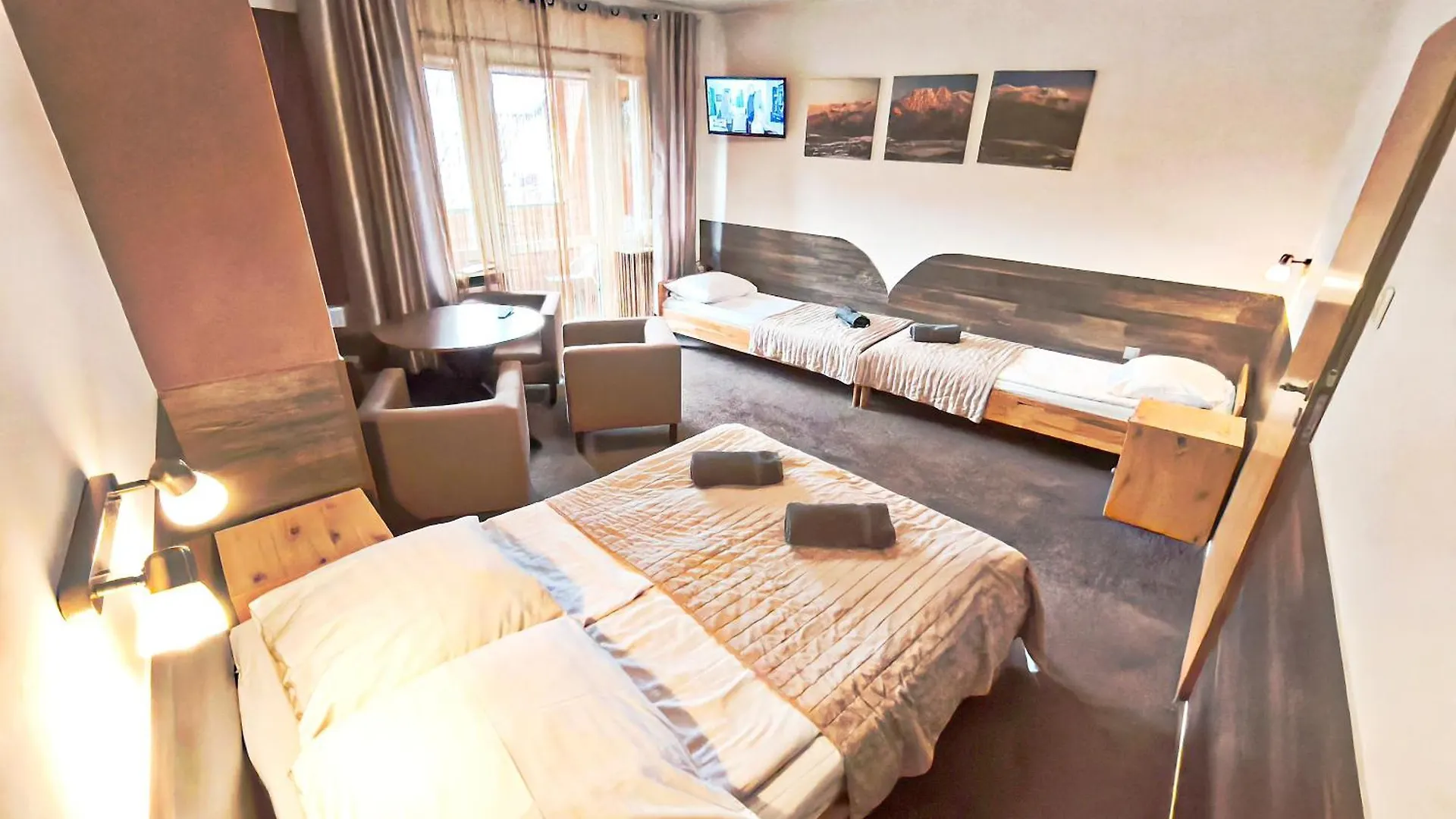 Pokoje Goscinne I Apartamenty Krupowki 19 Zakopane Poland