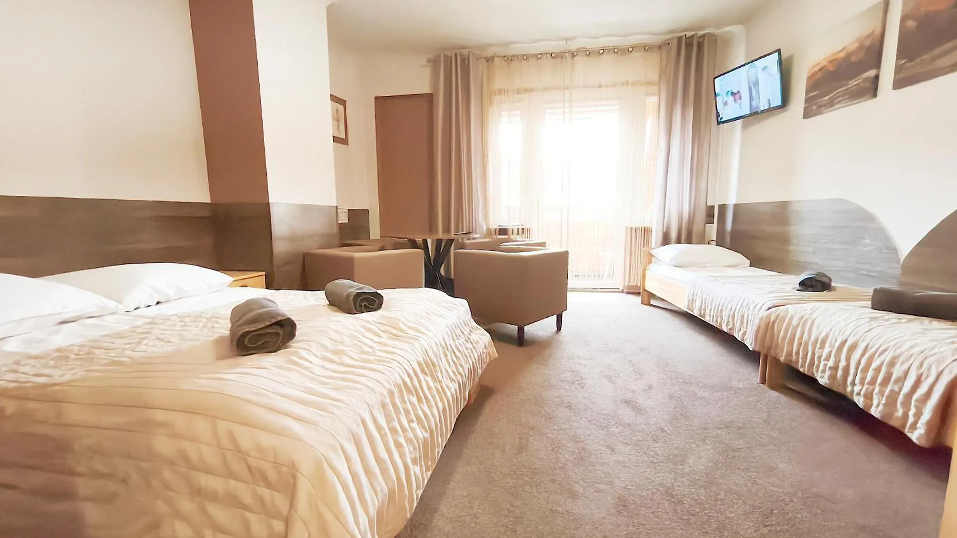 Apartment Pokoje Goscinne I Apartamenty Krupowki 19 Zakopane Poland