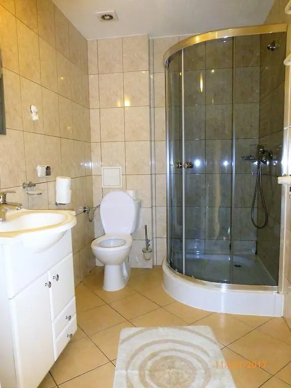 Pokoje Goscinne I Apartamenty Krupowki 19 Zakopane Apartment